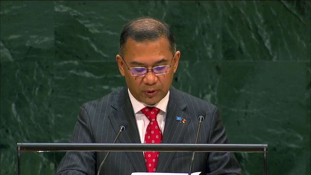 Cover image for Bangladesh's New Leader Presents Post-Fascism Recovery Plan to the World
